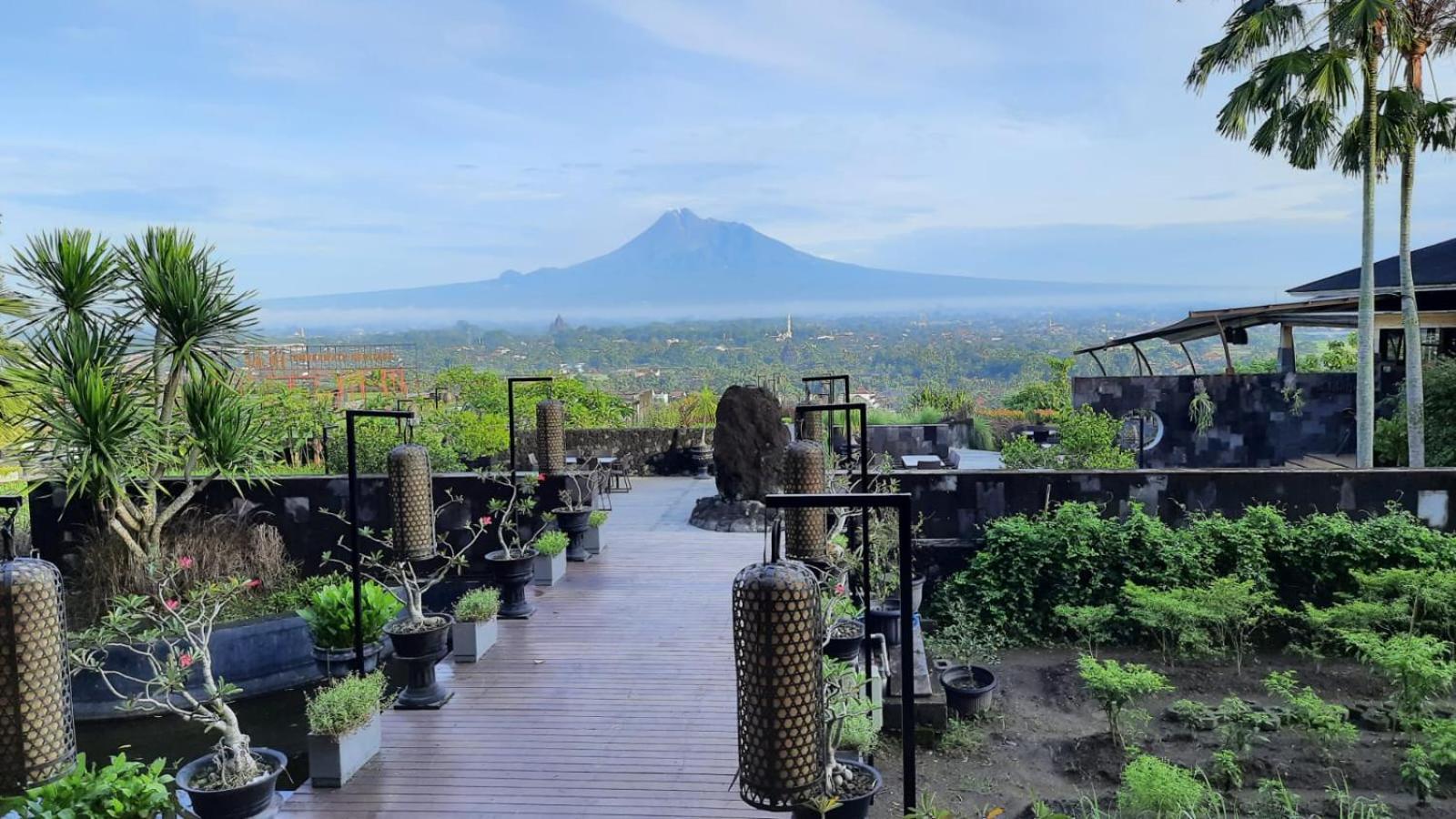 Resor Abhayagiri - Sumberwatu Heritage