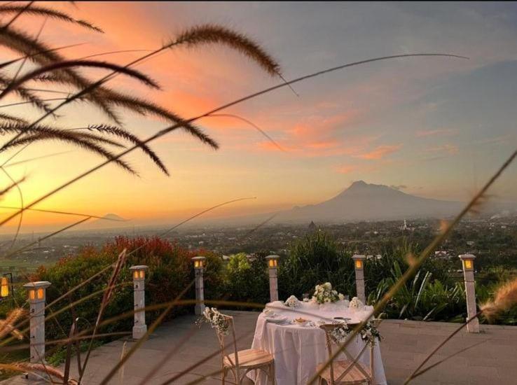 Resor Abhayagiri - Sumberwatu Heritage